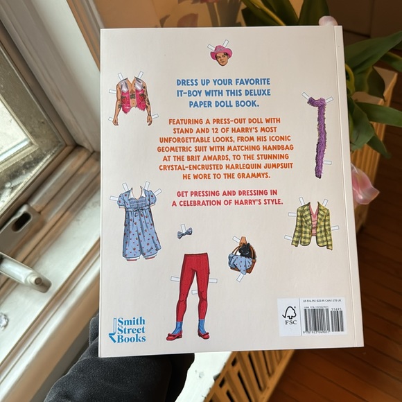Harry Styles dress up book - Picture 2 of 4